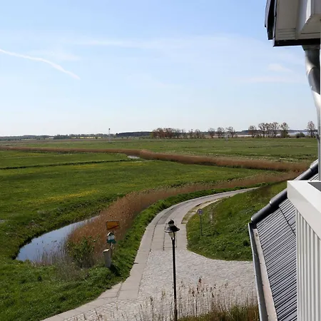 Hochwertige Direkt Am Hafen Mit Balkon
